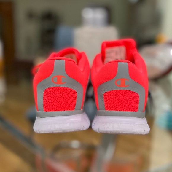 Brand NEW Champion US Size 6 in Neon Orange and Gray - Picture 4 of 6